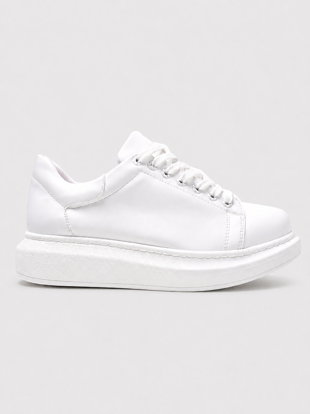 Pluto Pure White low-top casual sneaker in white by Apollo Moda