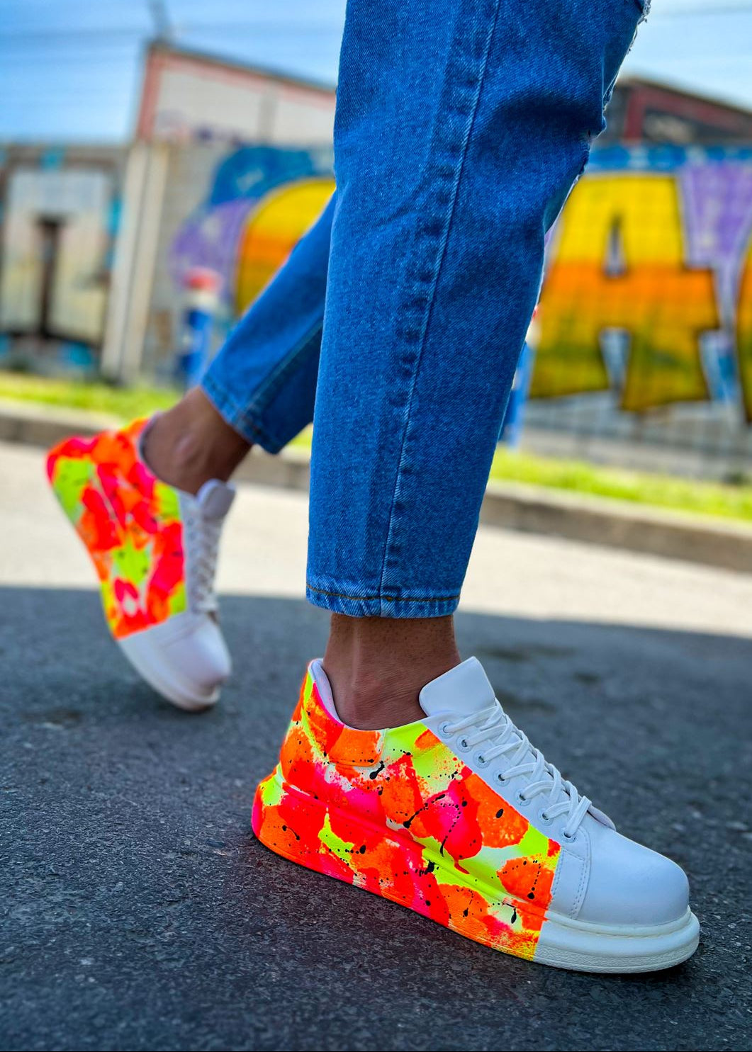 Men's Urban Pulse Momentum by Apollo Moda, white sneaker with red and yellow splatter, second angle